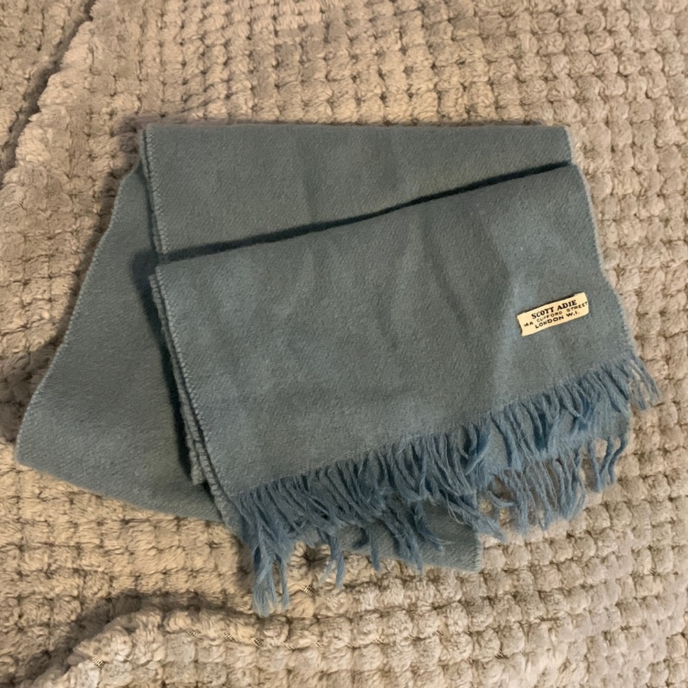 VINTAGE SCOTT ADIE SCARF